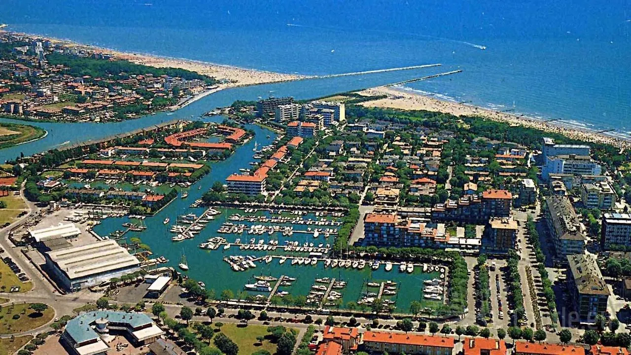 Refurbished Flat In A Residential Area Apartment Porto Santa Margherita di Caorle Italy